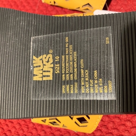 MUK LUKS Sz 10 Laser Cut  Outs Aztec Inspired Yellow Slip On 1.5” Platforms - Picture 7 of 7